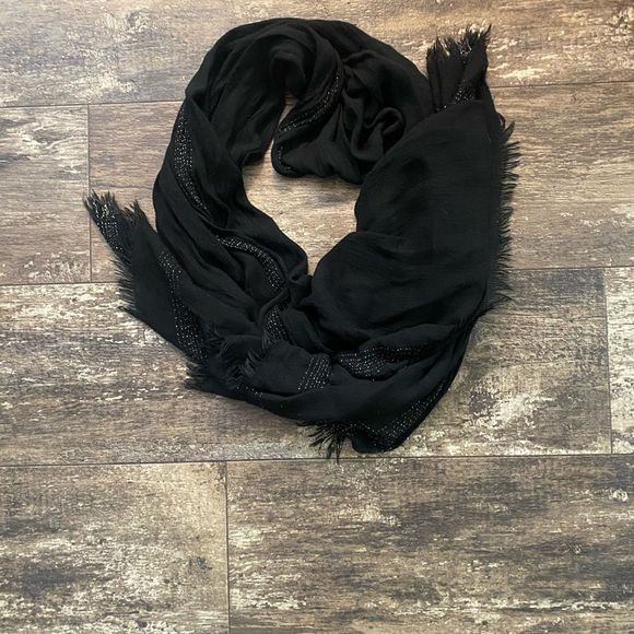 White House Black Market Scarf - Picture 3 of 6